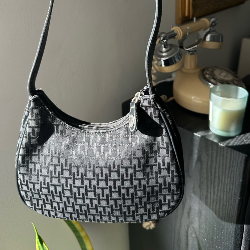 Tommy Hilfiger Small Shoulder Bag